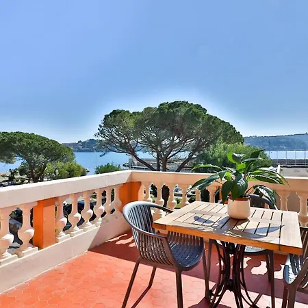 Hotel De La Darse 3*