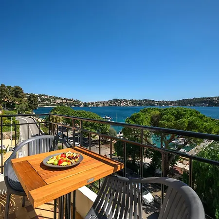 Hotel De La Darse 3*